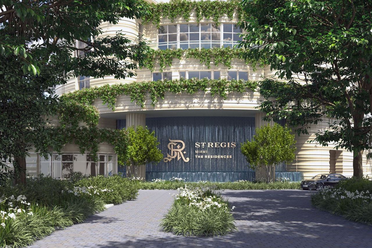 St. Regis Residences Miami, entrance on Brickell Avenue